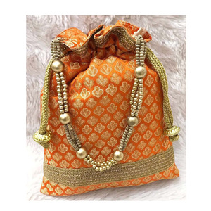 Bolso de mano para mujer con bordado - Product Image 1