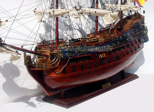 Modèle de bateau en bois d'acacia de style nautique SAN FELIPE Vietnam, technique peinte à la main, artisanat - Product Image 3