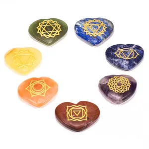 Corazón grabado de Chakra de piedra Natural, juego de corazón de piedras preciosas a la venta