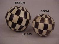 Boules en argent allemand Disponibles dans toutes les tailles et tous les motifs Boules décoratives en métal Boules en os de buffle Décoration d'intérieur