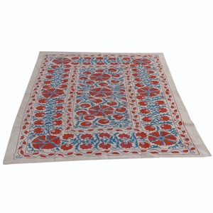 Tapiz de pared Floral bordado a mano Suzani de tamaño doble Vintage raro hecho a mano al por mayor - Product Image 4