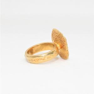 Venta al por mayor colección contemporánea martillado textura anillo 925 plata esterlina con chapado en oro bisel ajuste incrustaciones para bodas - Product Image 3