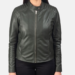 Veste de motard en cuir vert foncé pour femme fabriquée en cuir de vachette souple avec un design ajusté élégant pour la mode moderne - Product Image 3