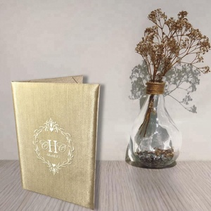 แฟ้มเชิญงานแต่งงานผ้าไหมไทยตกแต่งอย่างหรูหราสำหรับโอกาสพิเศษ - Product Image 5