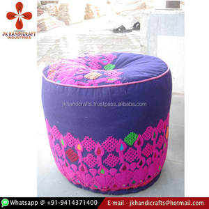 เบาะผ้าตกแต่งพื้นสไตล์วินเทจปักด้วยมือ - Product Image 1