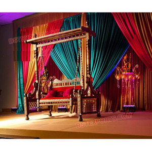 Mariage indien Royal Jhula/Swing Artisanat En Bois Sculpté Jhula Noir Couleur Mehndi Stage Swing avec Chaises Australie - Product Image 1