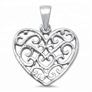 Colgante en forma de corazón de plata 925 para mujeres, hombres y niños como dijes de regalo - Product Image 1