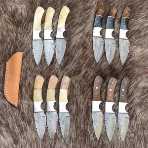 Couteau de chasseur à lame fixe extérieur en acier Damas fabriqué à la main pour les détaillants - Product Image 5