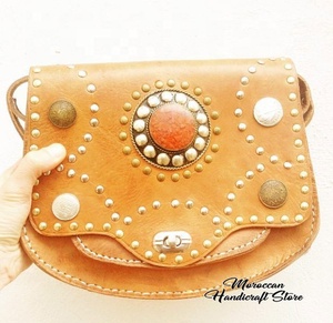 กระเป๋าถือผู้หญิงหนังแท้โมร็อกโกคุณภาพสูงกระเป๋าสะพายไหล่ทำมือแบบประหยัดพร้อมตัวล็อครูปทรงเรขาคณิต - Product Image 1