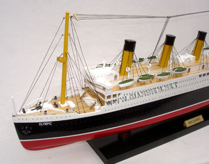RMS OLYM.PPICC Barco modelo de madera para artesanías festivas Navidad Pascua Año Nuevo Día de San Valentín Día del Padre Día de la madre - Product Image 1