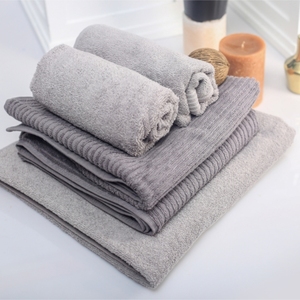 Serviette d'hôtel personnalisée en gros portable super doux élégant hôtel serviette de bain séchage rapide meilleur prix fournisseur en Inde - Product Image 6