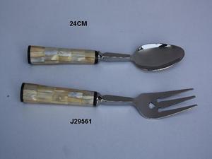 Juego de ensalada con mango de nácar, cubiertos de acero pulido con otros materiales, incluye cuchara para ensalada y tenedor - Product Image 4