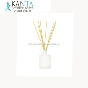 Huile de parfum de jasmin pur d'approvisionnement en vrac huile essentielle d'extrait de plante naturelle pour le tabac et les saveurs industrielles dans un emballage en bouteille - Product Image 1