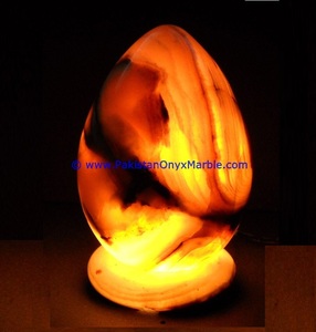 Lampe de table en pierre en forme d'œuf moderne en onyx avec motif de figurine de fleur d'amour, technique de gravure sur ardoise sculptée pour la décoration de la maison - Product Image 2