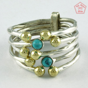 Bague pile en argent sterling 92.5 faite à la main Design unique en pierre turquoise pour les fêtes de mariage ou les anniversaires - Product Image 1