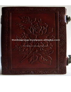 Journal en cuir vintage fait à la main en relief motif fleur rose avec fermeture à double fermoir, parfait pour l'écriture et la prise de notes - Product Image 1