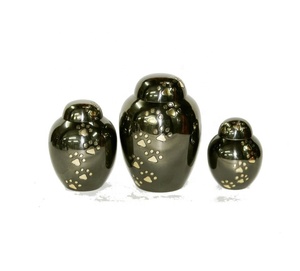 Urnes funéraires en laiton Offre Spéciale au design exclusif pour animaux de compagnie avec empreinte de patte - Product Image 4