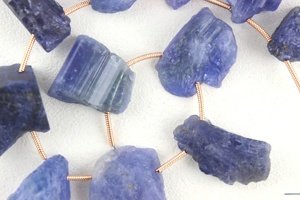 Piedra preciosa de tanzanita azul Natural perforada lateral sin pulir piedra de nacimiento en bruto de diciembre al por mayor de alta calidad - Product Image 5