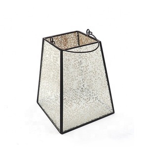 Bougeoir élégant de lanterne de fer de concepteur de nouveau classique fait à la main pour la décoration à la maison exportateur de fabricant en métal de haute qualité - Product Image 1