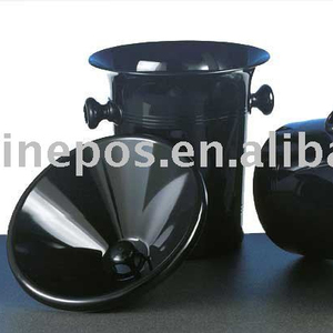 Cubo de hielo de cerámica negra con tapa y asas para enfriar vino - Product Image 2