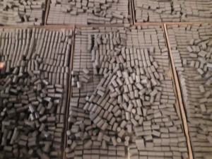 Puce en charbon de bois indonésiène pour hokkkka ou shisa, vente en gros - Product Image 5