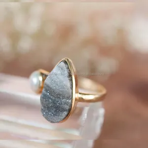 2017สินค้าใหม่แหวนอัญมณีประดับมุกรูปหยดน้ำตาและไข่มุกทำด้วยมือทำจากโลหะผสมส่วนใหญ่ - Product Image 1