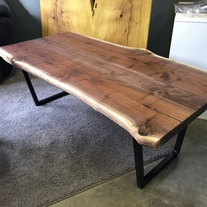 Industriële Live Rand Zwarte Walnoot Massief Houten Salontafel Met Metalen Poten - Product Image 1