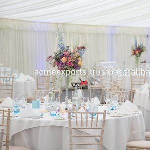 Pièce maîtresse florale élégante pour les mariages et les événements Superbe décoration de table avec des fleurs fraîches vibrantes - Product Image 1