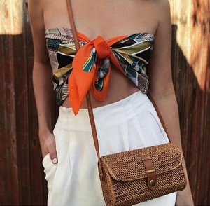 Modèle de sac à main à bandoulière en rotin de style vintage du Vietnam avec doublure en coton et fermeture à boutons - Product Image 5