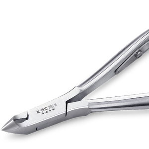 Alicates NGHIA Marca OMI AL-101C de Acero Inoxidable Cromado con Corte Completo para Uñas, Set de Manicura - Product Image 1