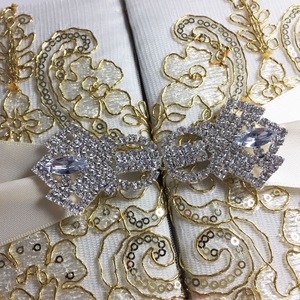 Broche de corona de lujo, tela de encaje embellecedora para invitaciones de boda en caja - Product Image 6