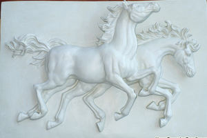 Scultura Artistica in Pietra Intagliata a Mano a Rilievo di Cavallo per Decorazione d'Interni - Product Image 2