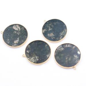 Agate mousse forme ronde 925 lunette en argent plaqué or pendentif fabrication de bijoux faits à la main - Product Image 1