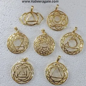 Pendentif en métal en gros: pendentif en métal avec symbole Chakra, finition dorée