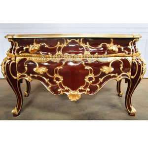 Commode française en bois massif doré - Product Image 1