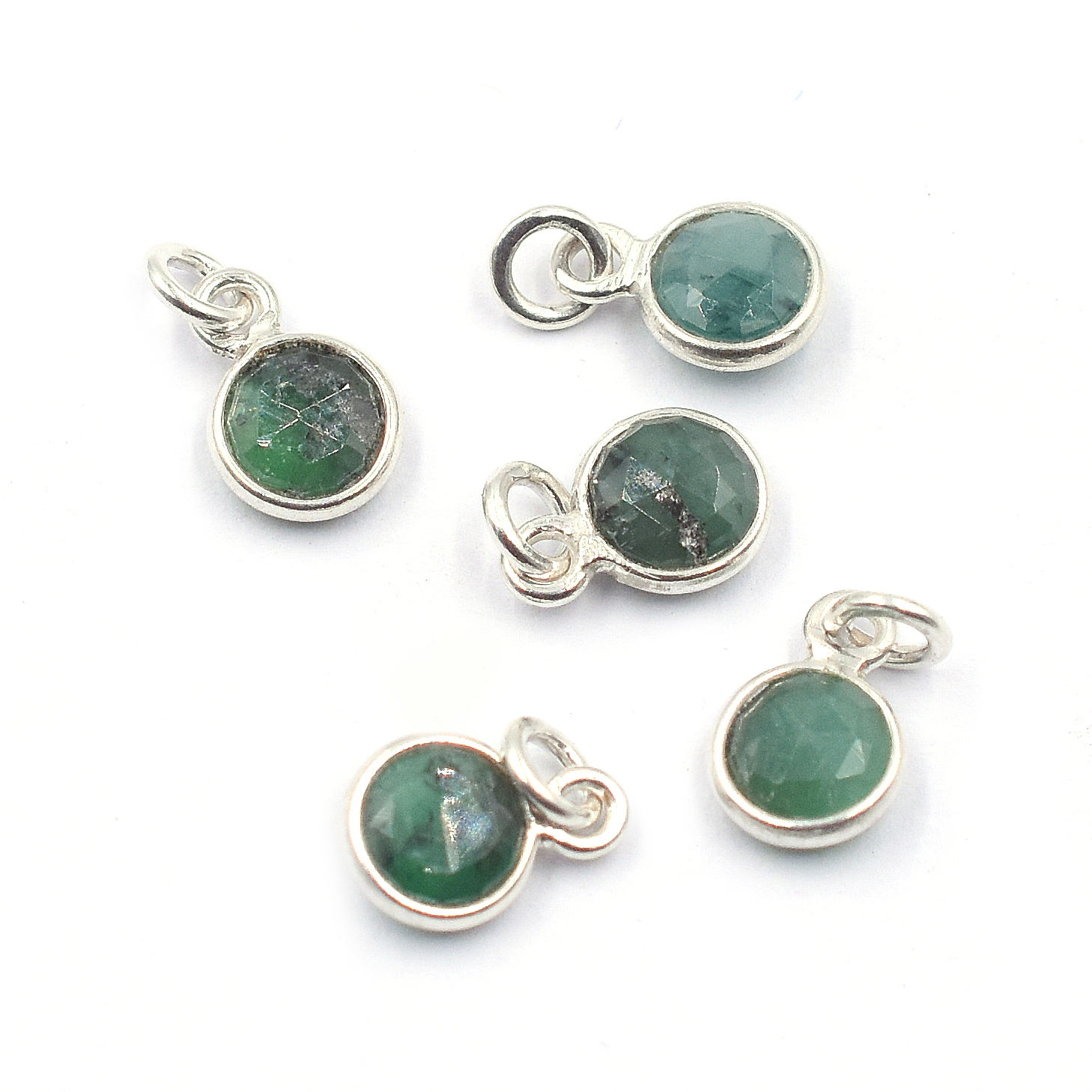 สีเขียว