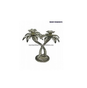 Lanternes et bocaux à bougies de Noël de petite taille en aluminium de design moderne Bougeoir d'arbre de luxe - Product Image 1