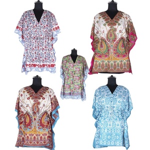 Robe populaire de Dubaï pour femmes 2025 Abaya de haute qualité en coton court Kaftan imprimé à la main et motif floral pour musulmanes - Product Image 2