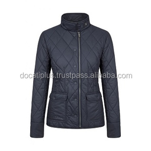 Chaqueta acolchada de diamantes negros personalizada OEM para damas - Product Image 5