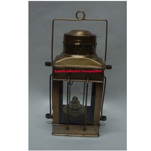 Lanterne de bateau de conception royale Lanterne de bateau en laiton nautique Fabriquée à la main en Inde - Product Image 1