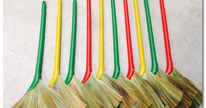 BALAI EN HERBE DE QUALITÉ SUPÉRIEURE, MANCHE EN PLASTIQUE, LONGUEUR 65-150 CM, POUR USAGE DOMESTIQUE - BON PRIX, CONTACTEZ-NOUS AU +84-907 377 828 - Product Image 6