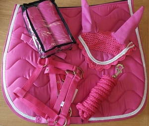 Tapis de selle d'équitation matelassé en coton avec ensemble de bandages assortis, respirant et absorbant les chocs - Product Image 2