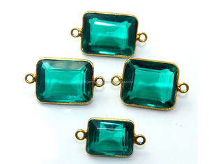 Connecteur pendentif à facettes en quartz émeraude plaqué or 24 carats - Product Image 2