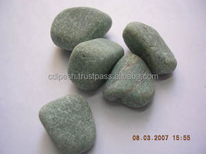 Petites pierres polies à la machine de cailloux d'agate de lumière verte d'exportation de haute qualité de style moderne pour la décoration extérieure en vente! - Product Image 3