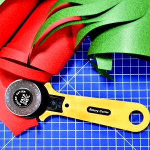 Hot Selling Craft <b>Tool</b> Made in Taiwan 45mm diameter Textile Fabric Rotary Cutter <b>Knife</b> - Product Image 2