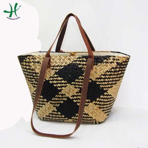 Wholesale Seagrass Straw Bag with Wooden Handles Women Fashion Natural Summer Bag Handbag Made in Vietnam - Product Image 3