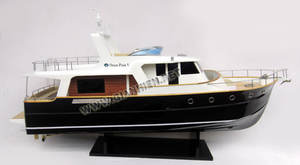 BENETEAU SWIFT TRAWLER 52 Modèle de bateau en bois Cadeau de nouveauté artisanal - Product Image 2