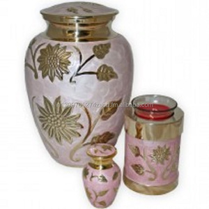 Urna Funeraria de Latón con Diseño Floral Estilo Americano de Brassworld India, Artículos Funerarios Premium - Product Image 5