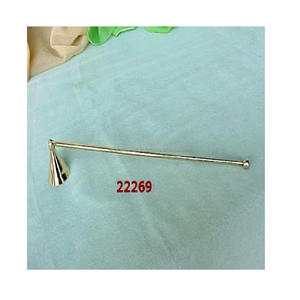 Éteignoir de bougie en métal en laiton avec cadeau à longue poignée pour les amateurs de bougies - Product Image 2