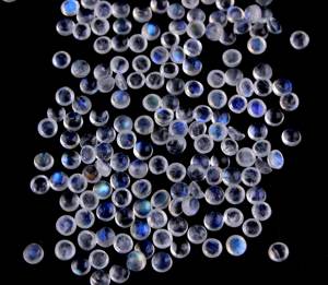 5 pièces lisse rond blanc arc-en-ciel pierre de lune Cabochons naturel belles perles de bijoux en pierres précieuses bricolage avec feu bleu pour les projets de bricolage - Product Image 5